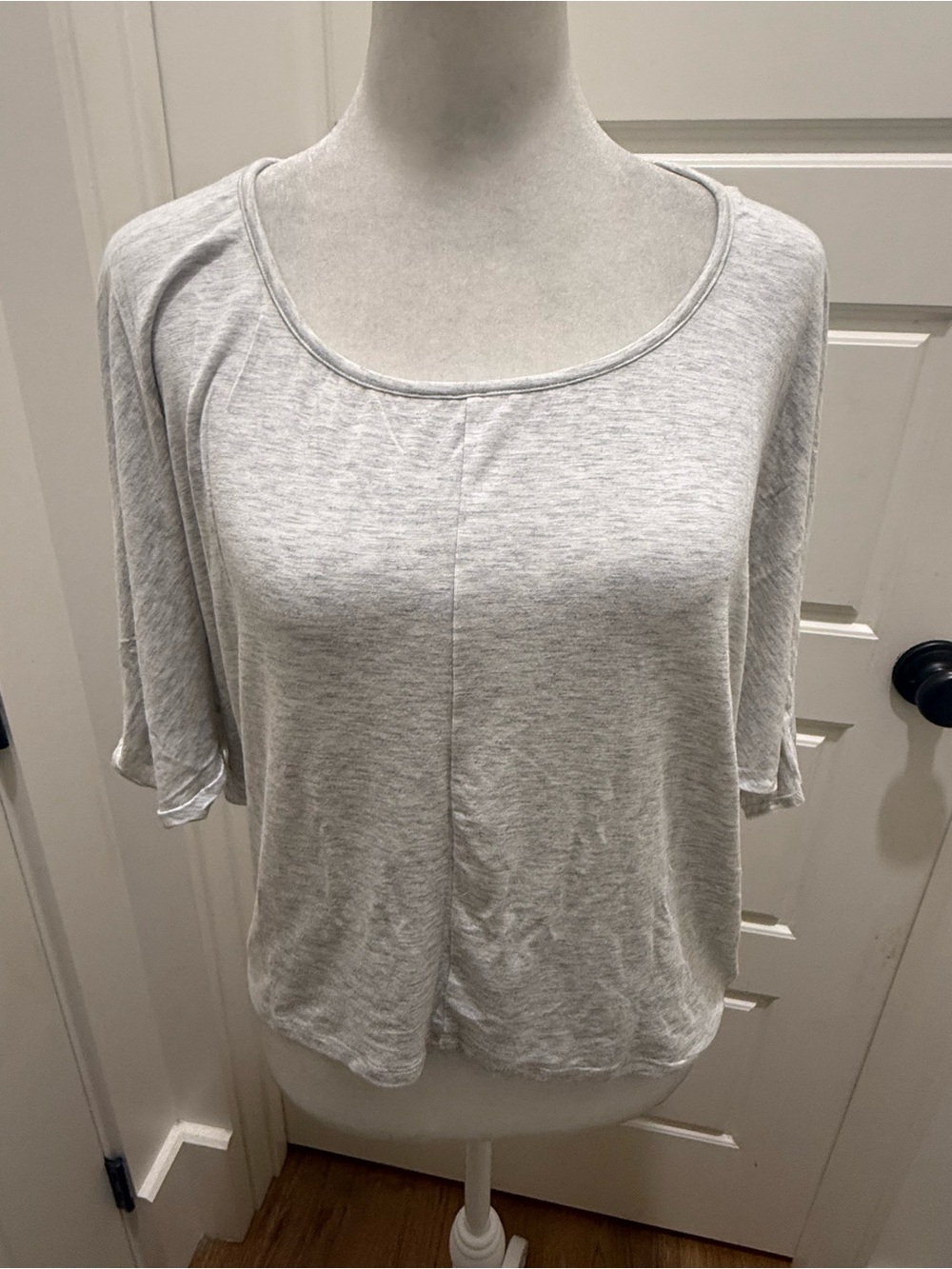 NWT. Ripley Rader. Dolman Sleeve Scoopneck Tshirt. Heather Gray. Size XS.